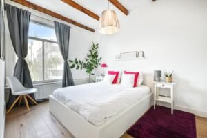 clutter-free bedroom design