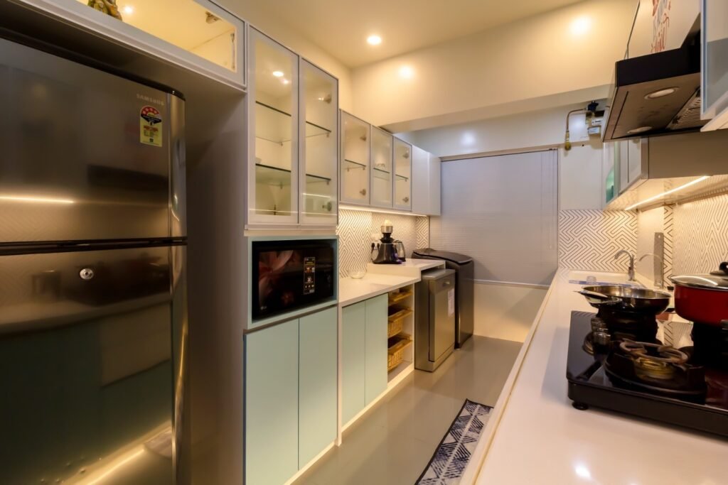Compact kitchen that uses every inch (2)